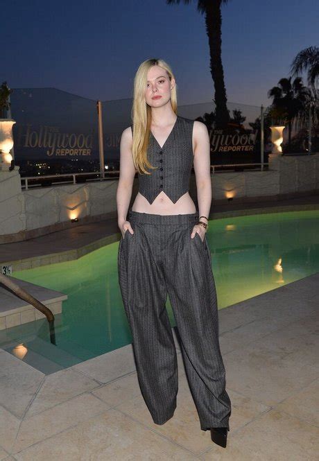 elle fanning nackt|ELLE FANNING Nude